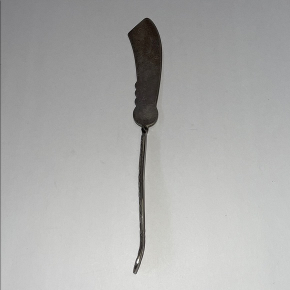 Holmes & Edwards Other - Vintage Holmes & Edwards Silverplate butter spreader.